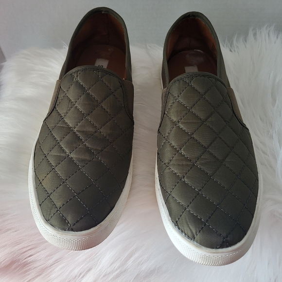 Steve Madden Quilted Slip-On Sneakers - Olive Green, Size 9 - Picture 3 of 7